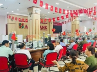 Ngân hàng làm việc xuyên lễ để kịp chi trả quà 2/9 cho người dân