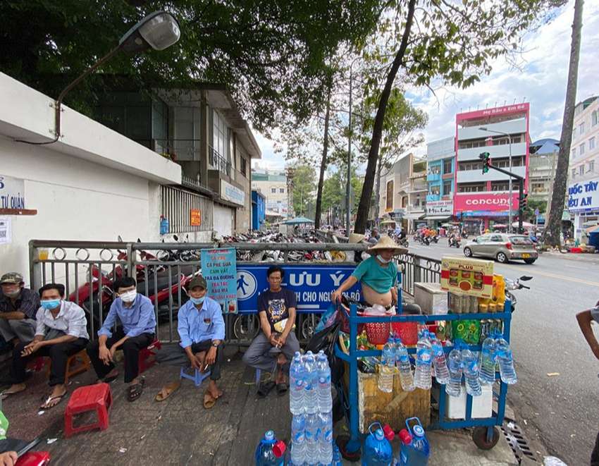 Sở GTVT TP.HCM lên tiếng về thu phí lòng đường, hè phố
