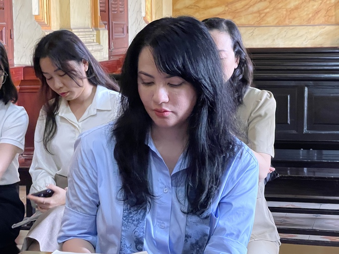 Vụ kiện hậu ly hôn đòi gần 300 tỉ đồng: Cựu siêu mẫu Ngọc Thuý đến tòa