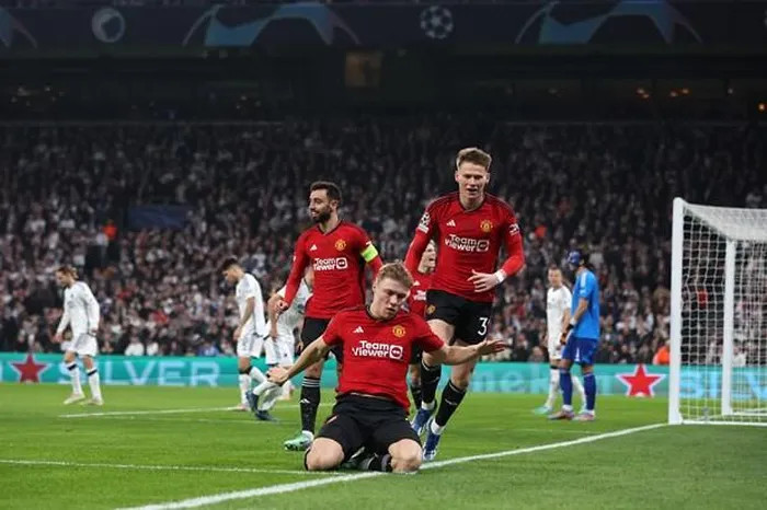 Champions League: M.U thua ngược 3-4 theo kịch bản không tưởng