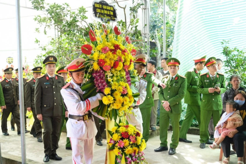 Bộ Công an thăng cấp bậc hàm lên Đại úy cho anh Trần Trung Hiếu