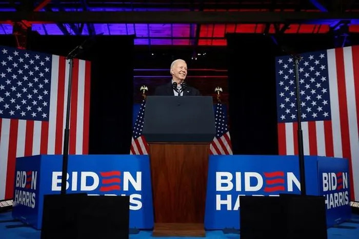 Bầu cử Mỹ: Ông Biden thắng đề cử, ông Donald Trump bám sát