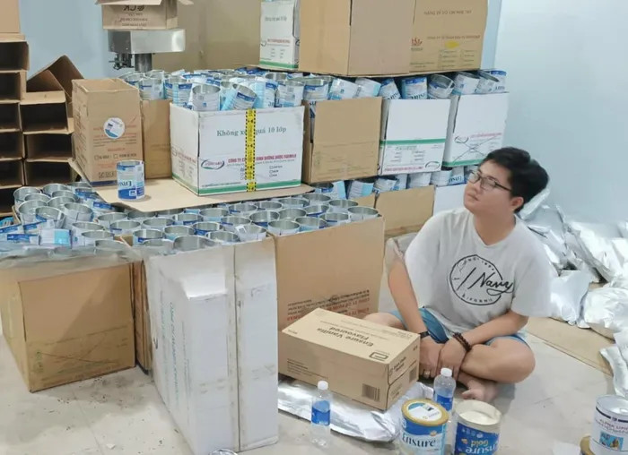 Lợi nhuận 'khủng' của cơ sở sản xuất sữa giả, bán online
