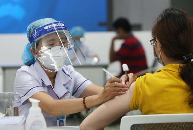 Dịch COVID-19 hôm nay: 2.461 ca mắc mới, bệnh nhân thở máy tăng