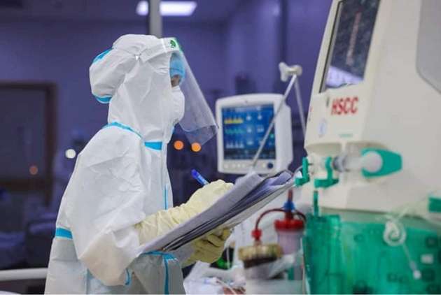 Dịch COVID-19 hôm nay: Bệnh nhân nặng tăng, thêm 716 ca mắc mới