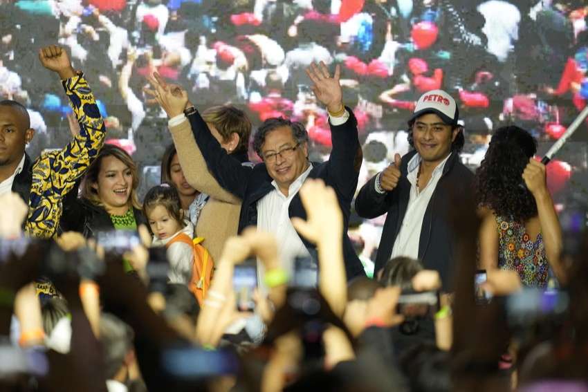 Colombia bắt con trai tổng thống vì cáo buộc rửa tiền