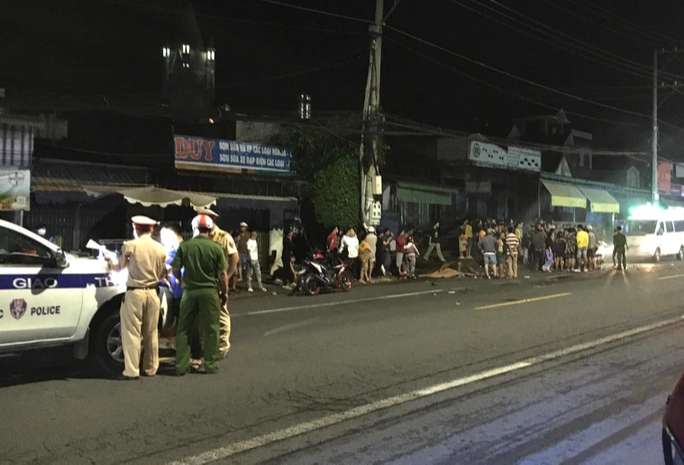 Đồng Nai: Xe máy đấu đầu ôtô khách, 2 anh em ruột chết tại chỗ
