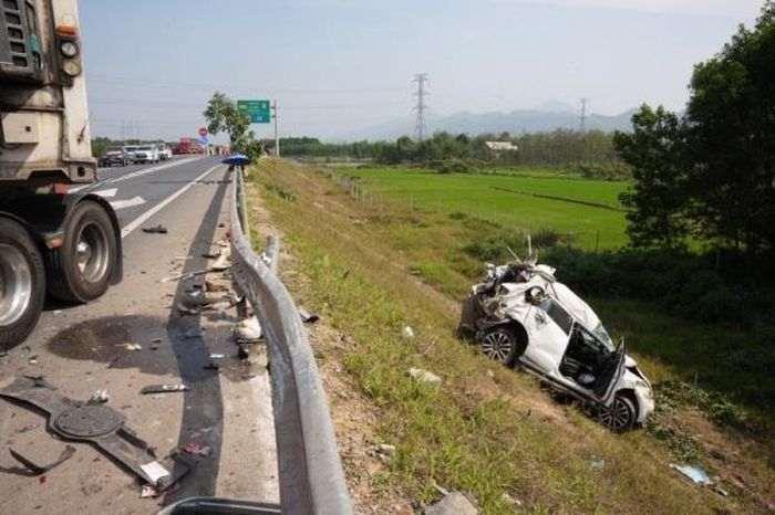 Thủ tướng: Rà soát tổ chức giao thông tuyến cao tốc Cam Lộ - La Sơn