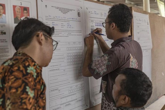 Bầu cử Indonesia: 108 người chết, hơn 14.300 người ngã bệnh vì kiệt sức kiểm phiếu