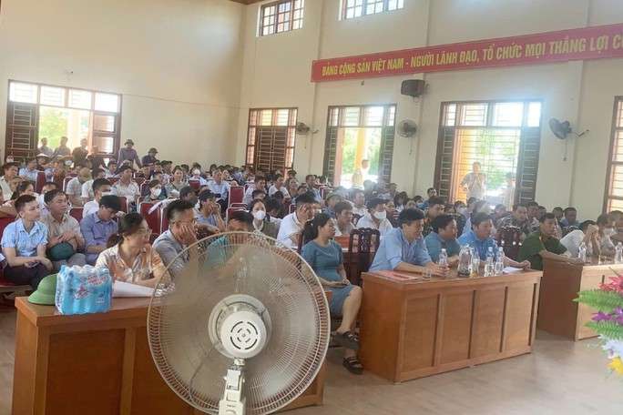 Em trai phó chủ tịch huyện trúng đấu giá 23 lô đất