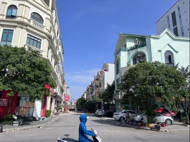 Giao hơn 11.000 m2 'đất vàng' không qua đấu giá cho FLC: Những ai liên quan?