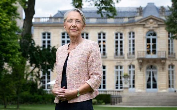 Thủ tướng Pháp Elisabeth Borne bất ngờ từ chức