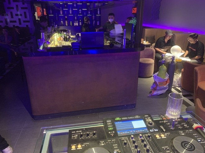 Bí ẩn trong cơ sở kinh doanh DB Lounge