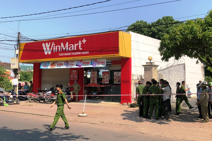 Án mạng kinh hoàng tại cửa hàng tiện lợi ở Quảng Ngãi