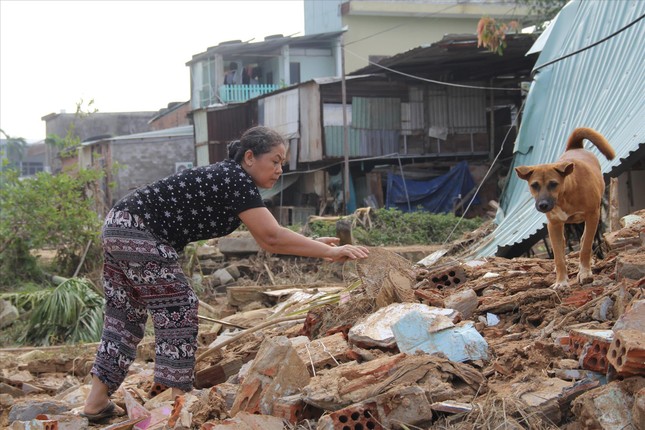 Sau lũ là - trắng tay