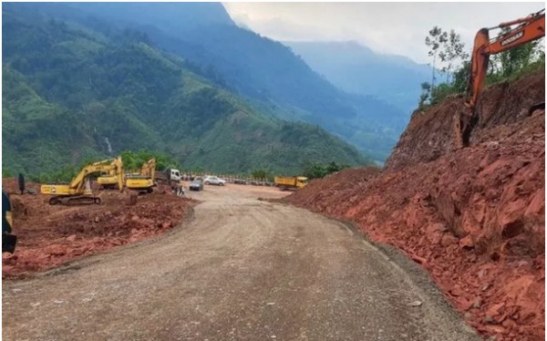 Đã khắc phục sạt lở, thông tuyến quốc lộ 